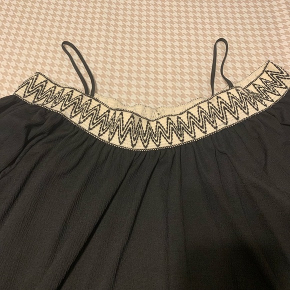 Persaya black and cream off the shoulder top. Cute stitched top design. Size 3x. - Picture 3 of 5